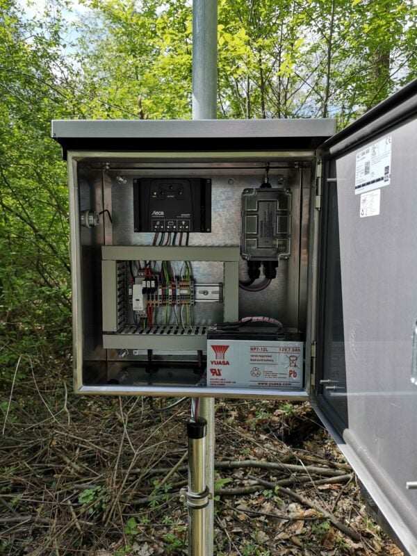 Kompakter und effizienter, leicht wartbarer Systemaufbau im Gehäuse aus Edelstahl mit Vandalismussschutz